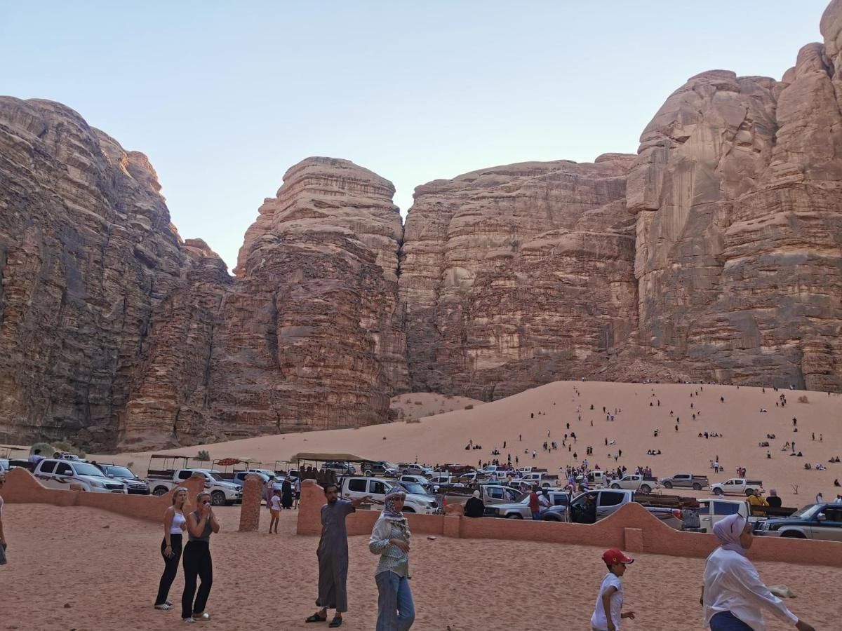 Rum Titanic Camp Wadi Rum Buitenkant foto