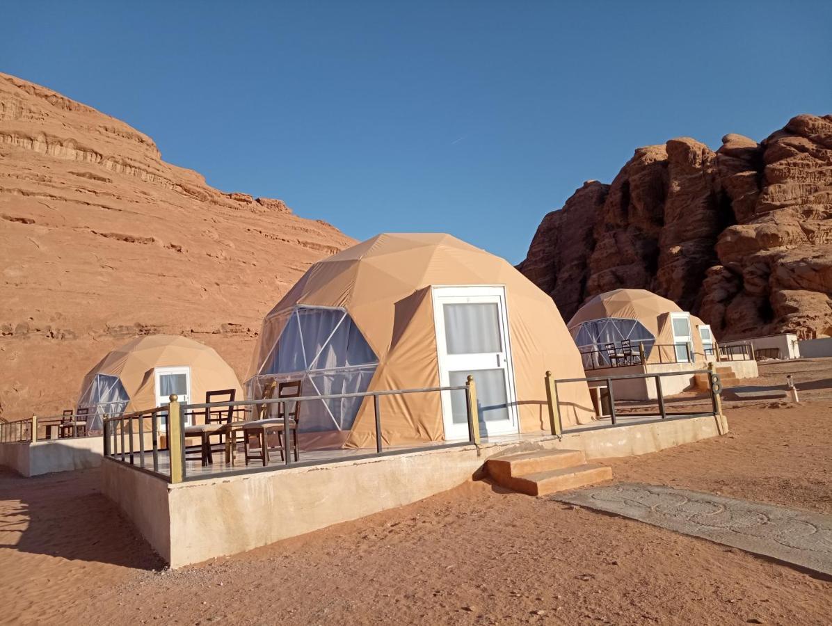 Rum Titanic Camp Wadi Rum Buitenkant foto