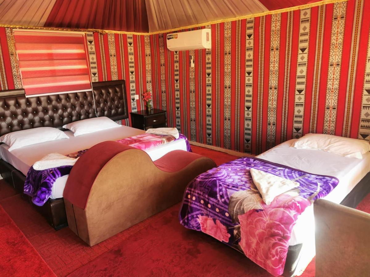 Rum Titanic Camp Wadi Rum Buitenkant foto