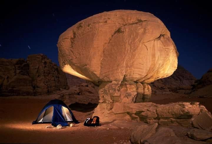 Rum Titanic Camp Wadi Rum Buitenkant foto
