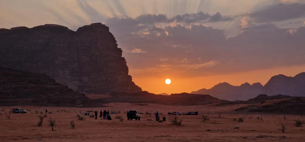 Rum Titanic Camp Wadi Rum Buitenkant foto