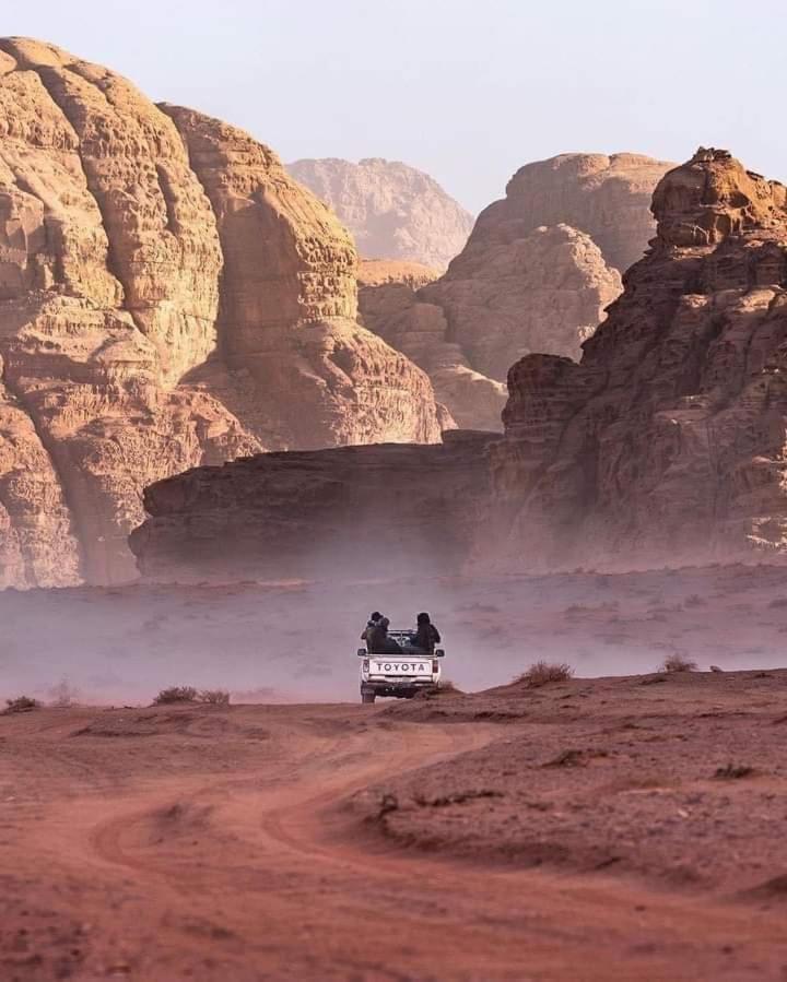 Rum Titanic Camp Wadi Rum Buitenkant foto