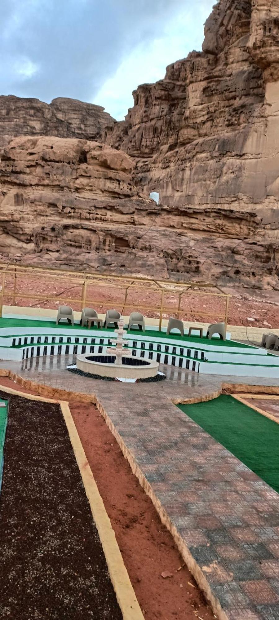 Rum Titanic Camp Wadi Rum Buitenkant foto