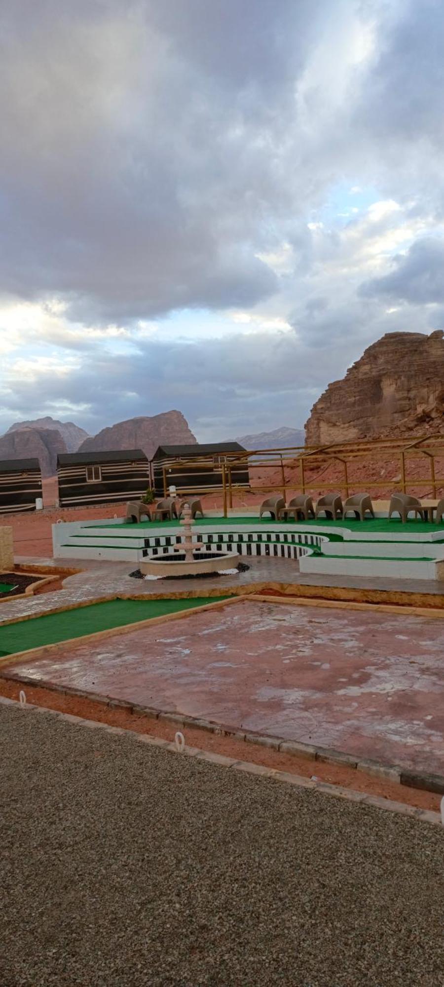 Rum Titanic Camp Wadi Rum Buitenkant foto